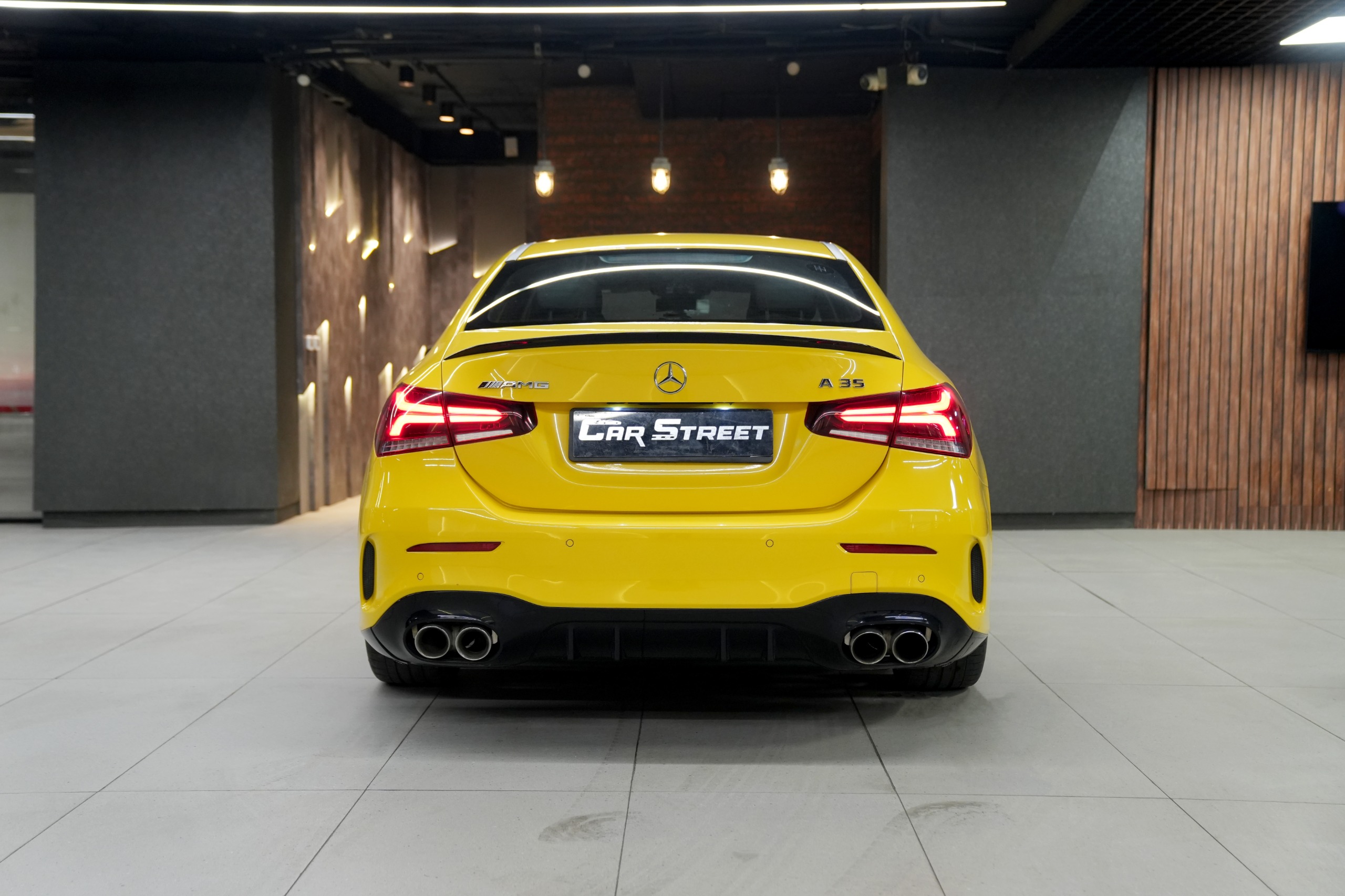 Mercedes-Benz AMG A35 Limousine